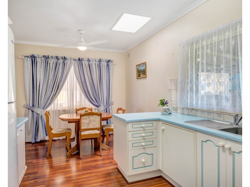 4 Glandore Avenue, Clovelly Park SA 5042