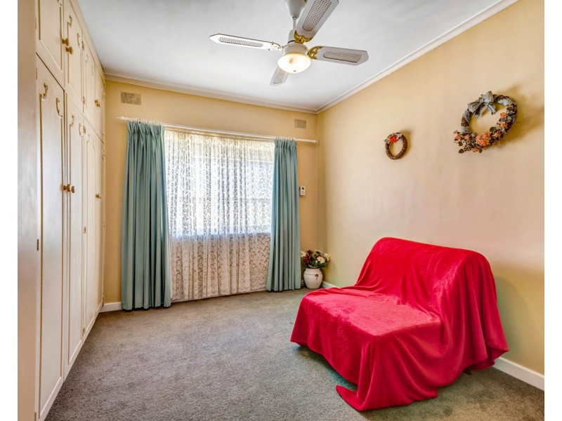 4 Glandore Avenue, Clovelly Park SA 5042