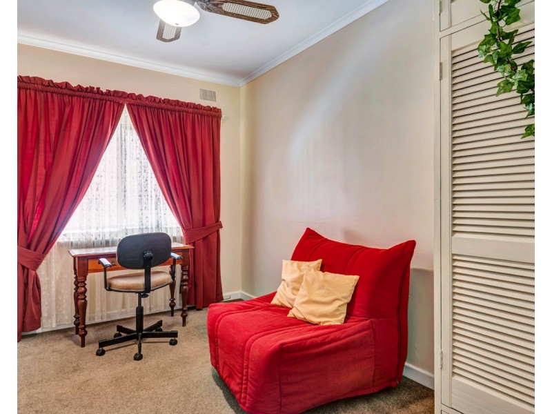 4 Glandore Avenue, Clovelly Park SA 5042