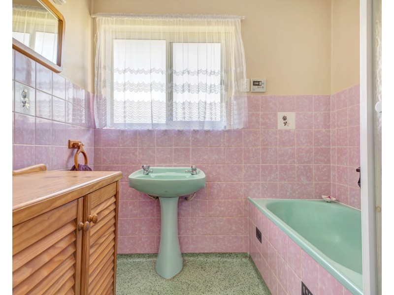 4 Glandore Avenue, Clovelly Park SA 5042