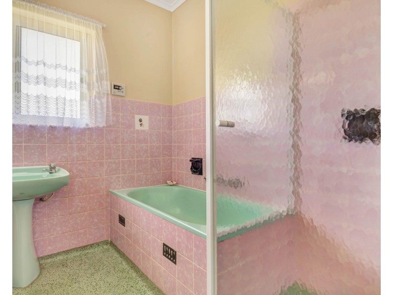 4 Glandore Avenue, Clovelly Park SA 5042