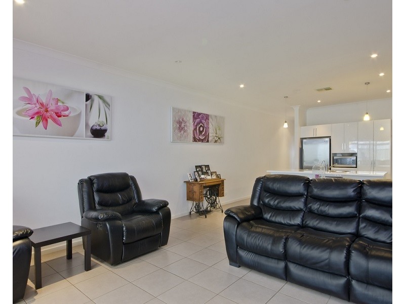 25 Maldon Ave, Mitchell Park SA 5043