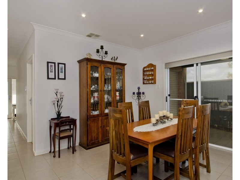25 Maldon Ave, Mitchell Park SA 5043