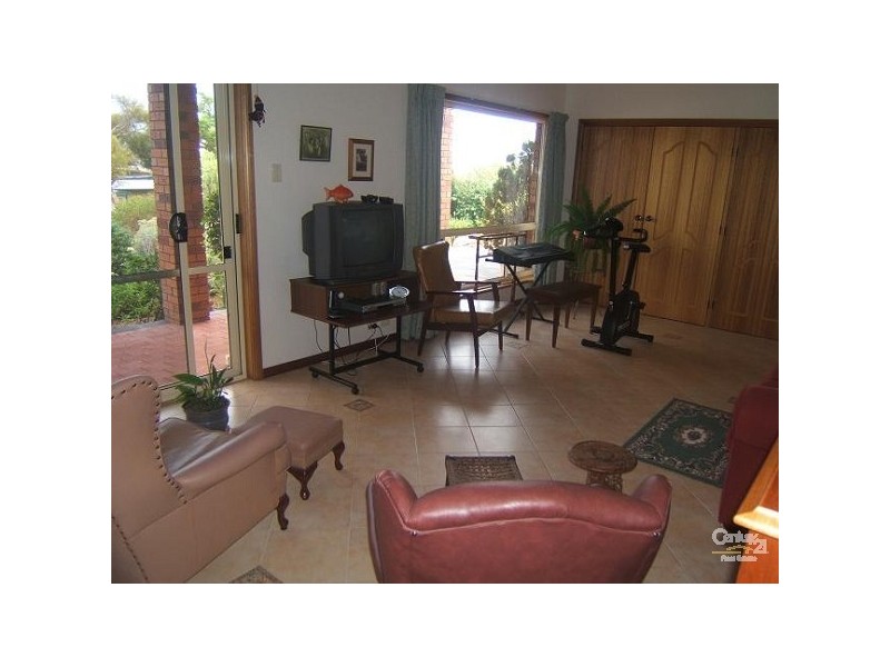 11 Pine Crescent, Coffin Bay SA 5607