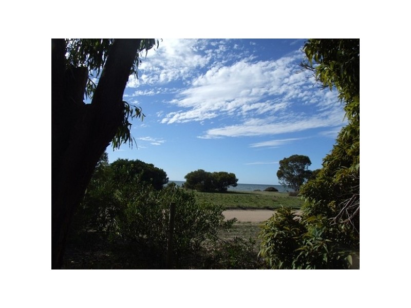 60 Nepean Esplanade, Nepean Bay SA 5223