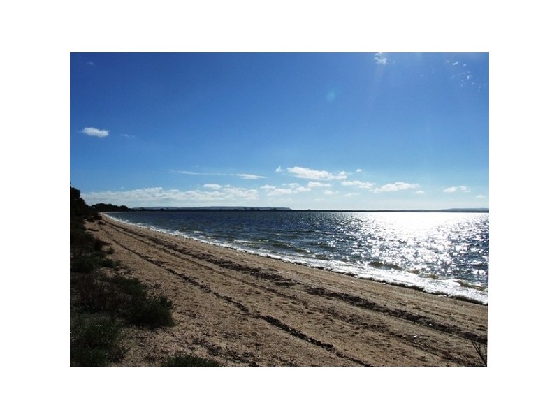 60 Nepean Esplanade, Nepean Bay SA 5223