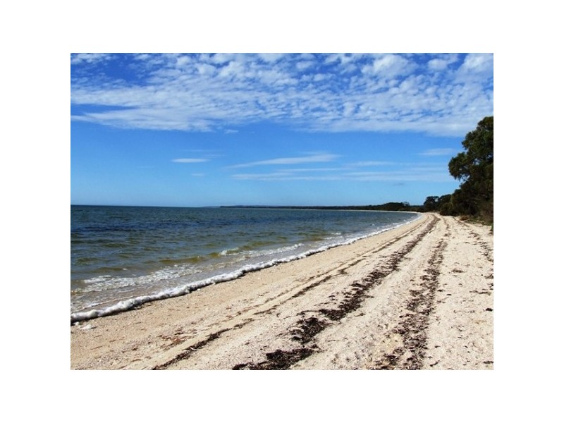 60 Nepean Esplanade, Nepean Bay SA 5223