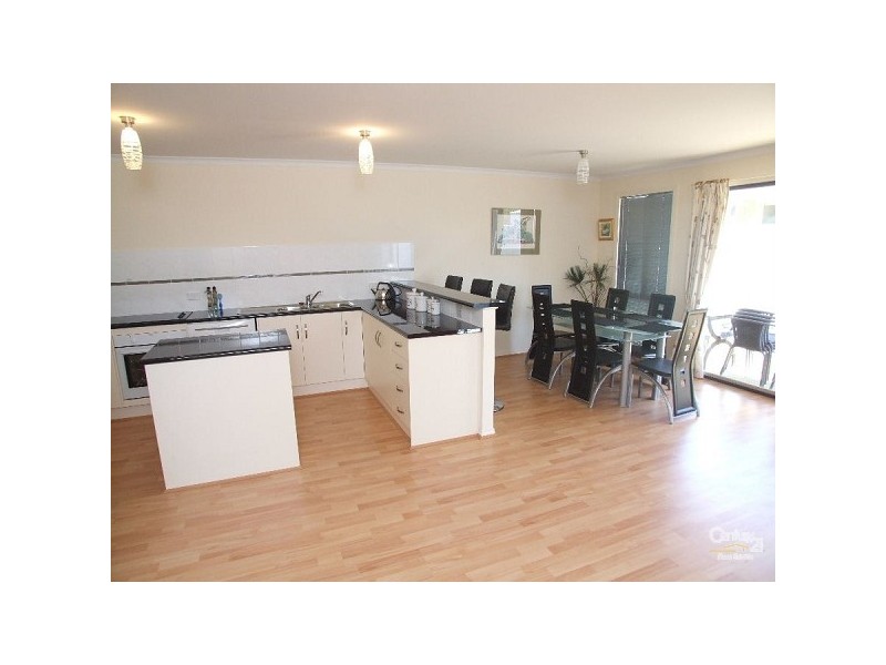 30a & 30b Flinders Avenue, Kingscote SA 5223
