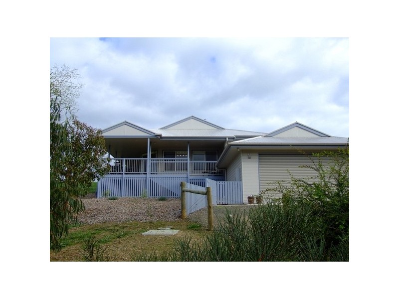 8 Longview Drive, American River SA 5221