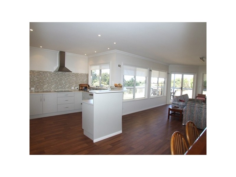 8 Longview Drive, American River SA 5221