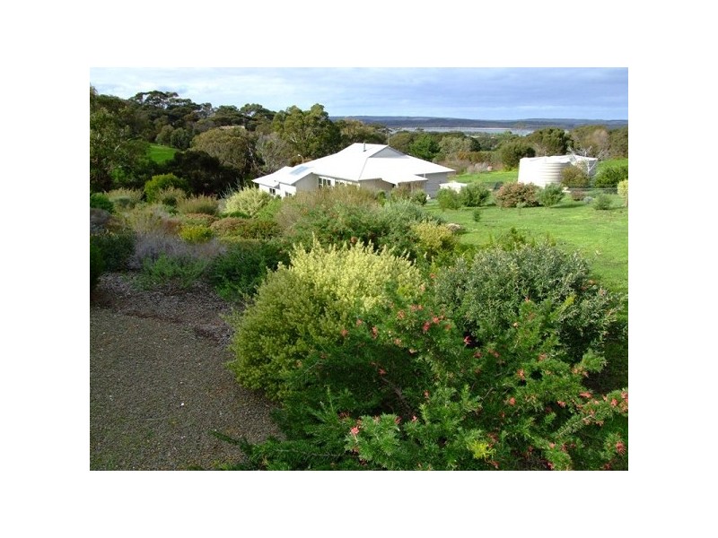 100 Longview Road, American River SA 5221