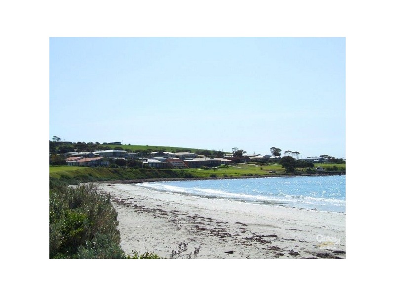 17 Hawthorn Avenue, Emu Bay SA 5223