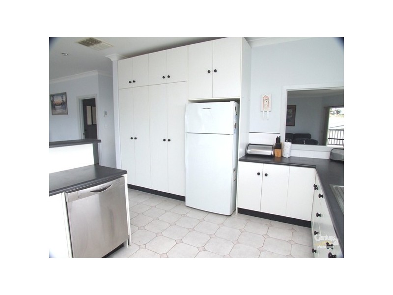 19 Howard dr, Penneshaw SA 5222