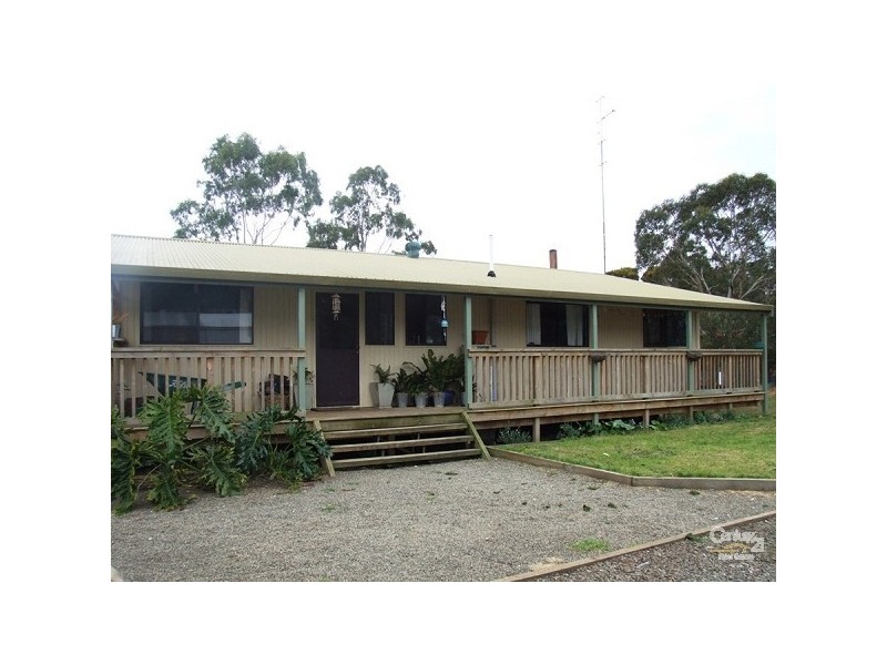 2 Birchmore Rd, Macgillivray SA 5223