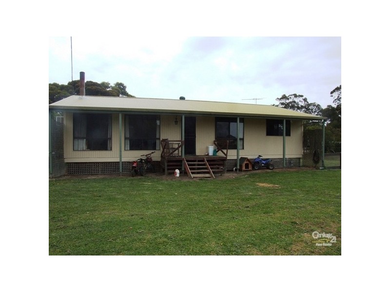 2 Birchmore Rd, Macgillivray SA 5223