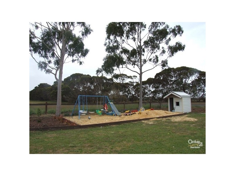 2 Birchmore Rd, Macgillivray SA 5223