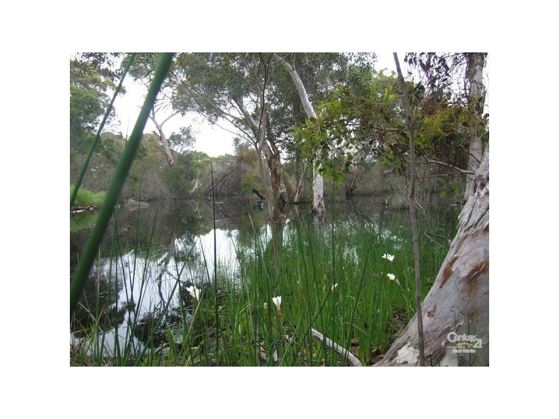 2 Birchmore Rd, Macgillivray SA 5223