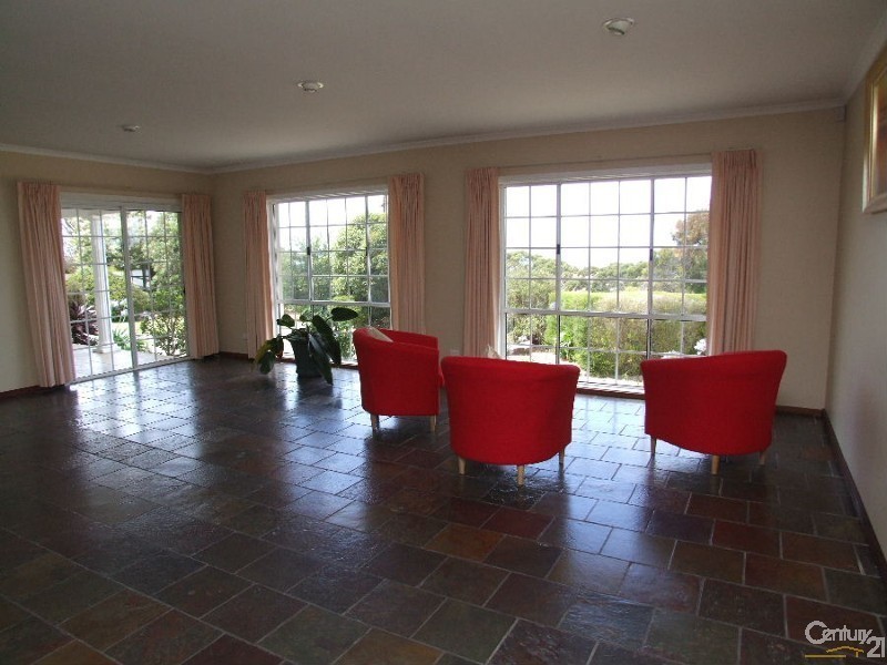 16 Ewen Street, Kingscote SA 5223
