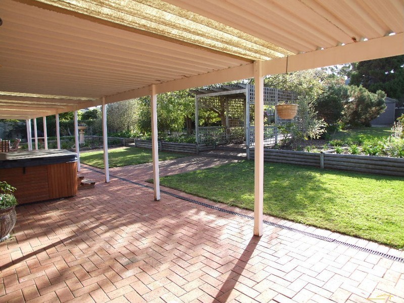 16 Ewen Street, Kingscote SA 5223