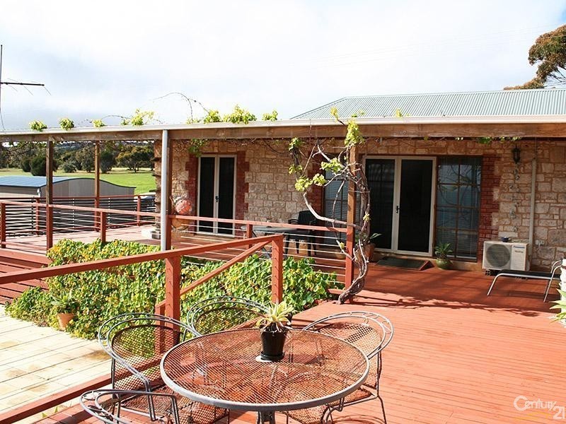 21 Howard Drive, Penneshaw SA 5222