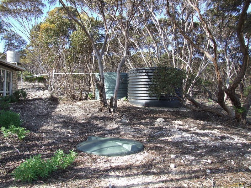 2502 Hog Bay Road, Haines SA 5223