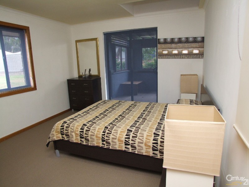 27 Hawthorn Ave, Emu Bay SA 5223