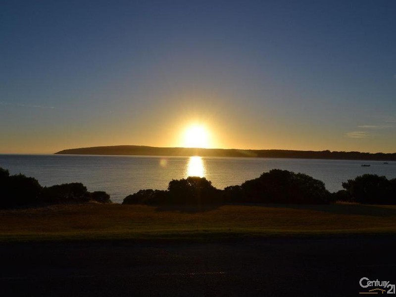 1 Hamilton Drive, Emu Bay SA 5223