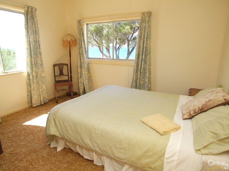 1 Hamilton Drive, Emu Bay SA 5223