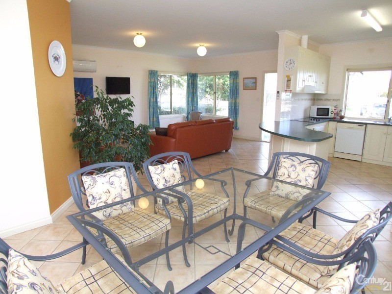 2 Cnr Rapid Rise & Emma Drive, Kingscote SA 5223