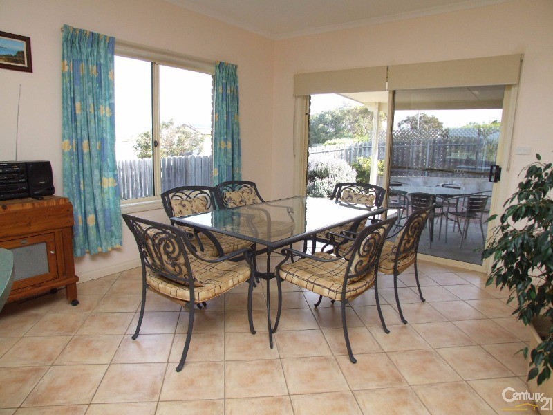 2 Cnr Rapid Rise & Emma Drive, Kingscote SA 5223