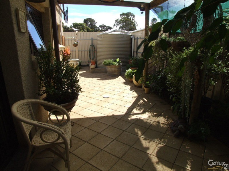 Unit 2/8 Centenary Avenue, Kingscote SA 5223