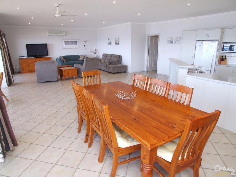 36 Hawthorn Ave, Emu Bay SA 5223