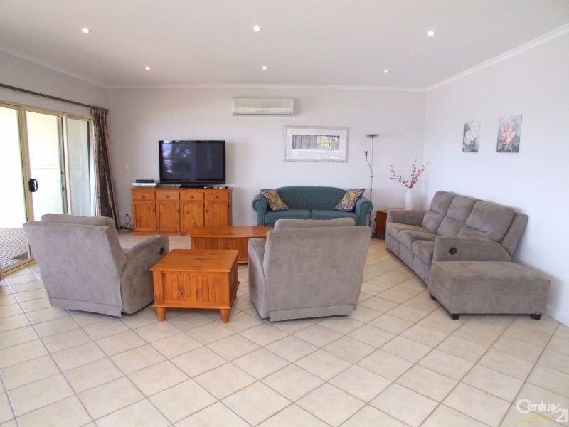 36 Hawthorn Ave, Emu Bay SA 5223
