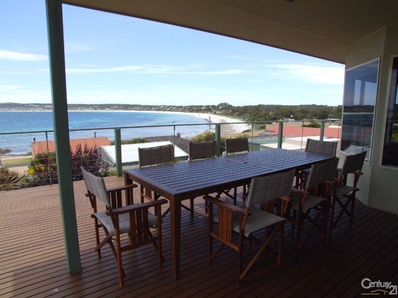 36 Hawthorn Ave, Emu Bay SA 5223