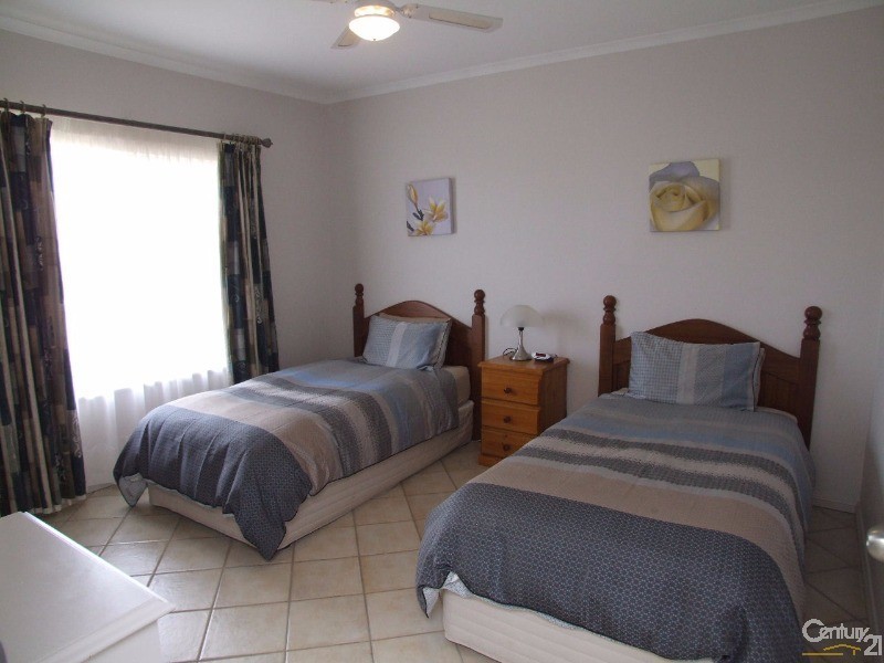 36 Hawthorn Ave, Emu Bay SA 5223