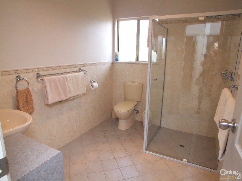 36 Hawthorn Ave, Emu Bay SA 5223