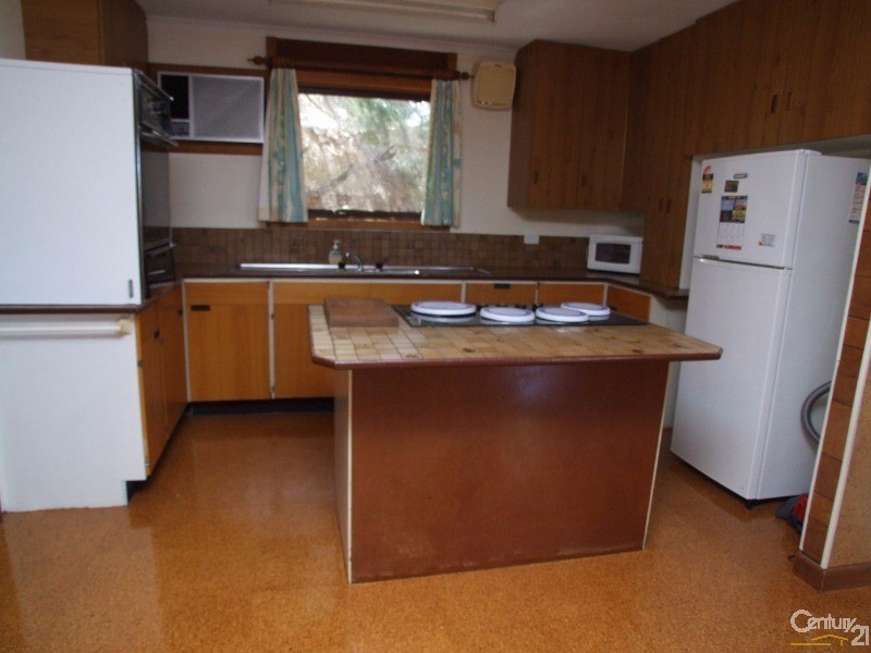 27 Bayview Road, American River SA 5221