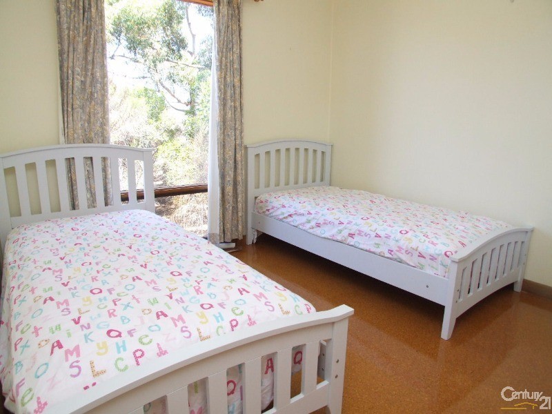 27 Bayview Road, American River SA 5221