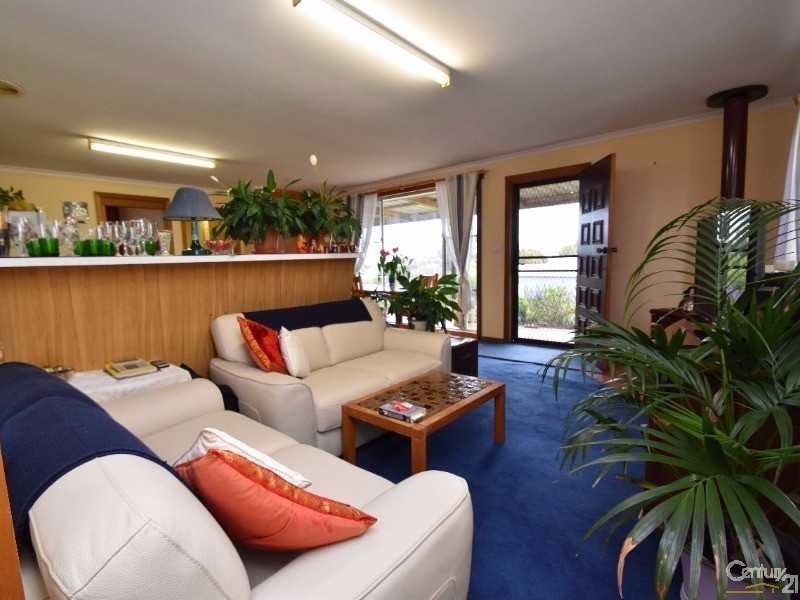 6 Hawthorn Avenue, Emu Bay SA 5223