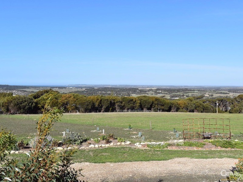 138 Bates Road, Emu Bay SA 5223