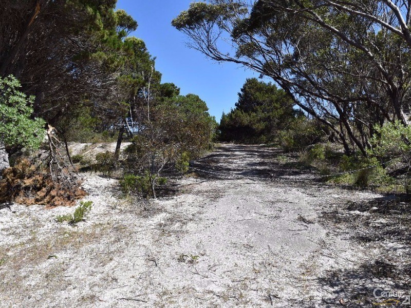 231 De Couedie Drive, Island Beach SA 5222