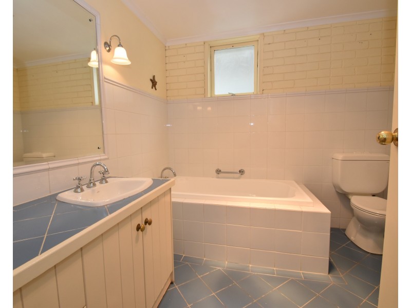 8  Talinga Terrace, Penneshaw SA 5222