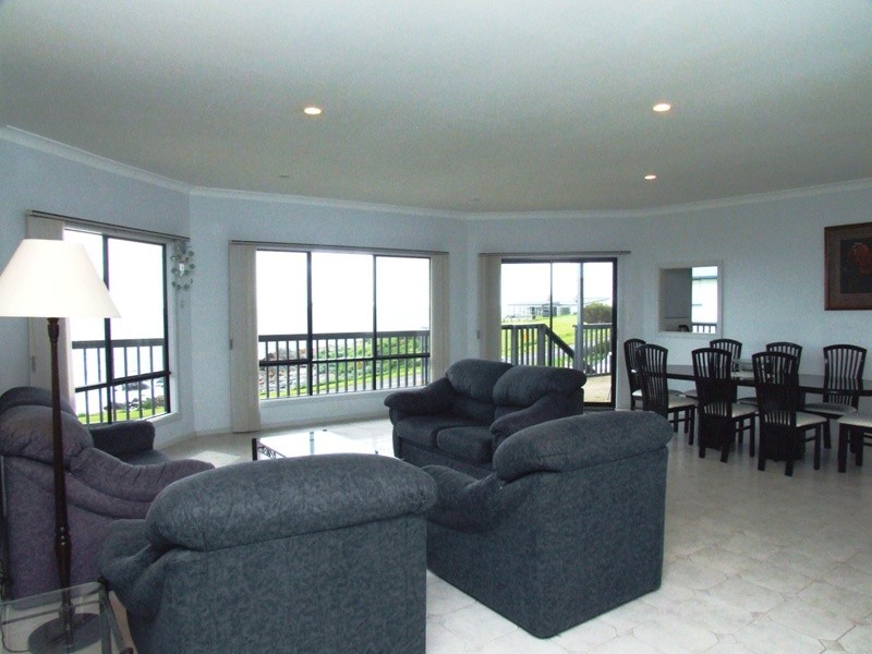 19 Howard Drive, Penneshaw SA 5222