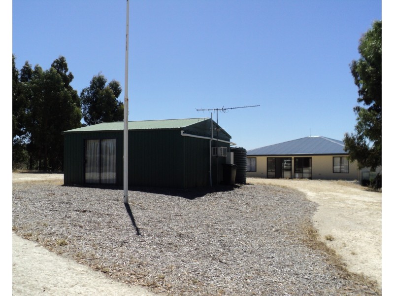 304 Old Salt Lake Road, Haines SA 5223