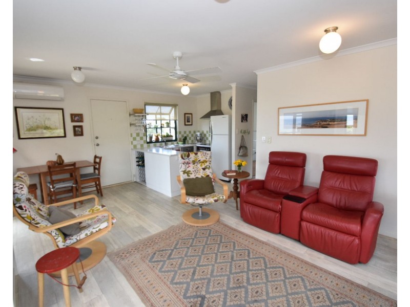 9 Willoughby road, Penneshaw SA 5222