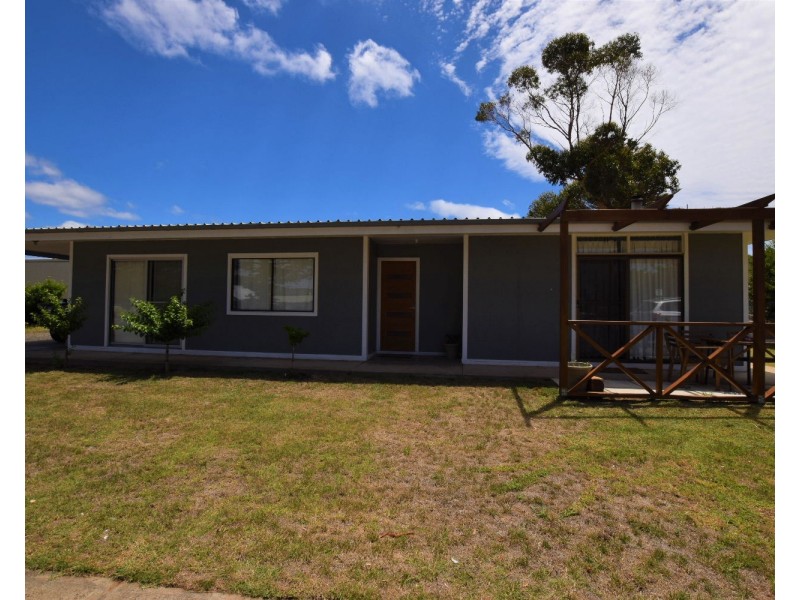 3 Nat Thomas Street, Penneshaw SA 5222