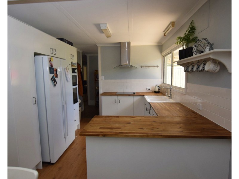 3 Nat Thomas Street, Penneshaw SA 5222