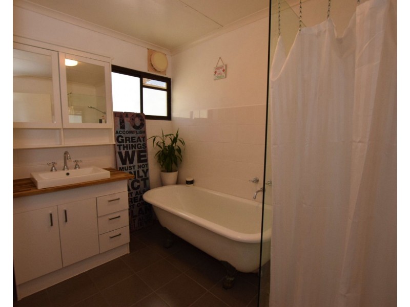 3 Nat Thomas Street, Penneshaw SA 5222