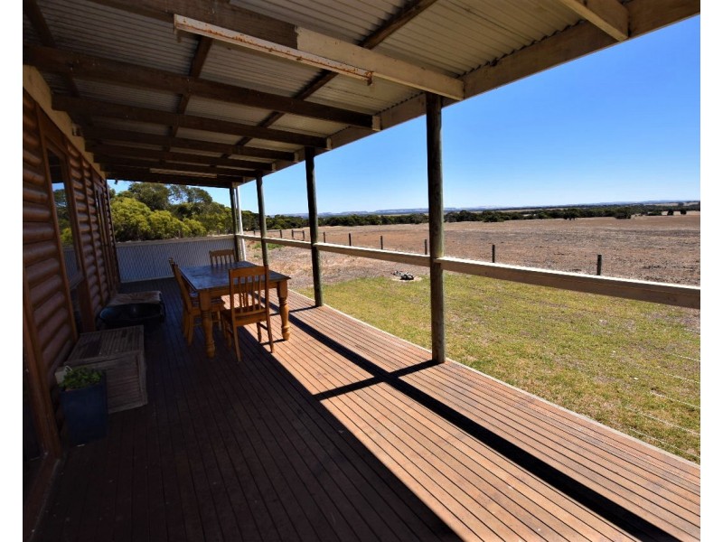 152  Jenkins road, Kohinoor SA 5223