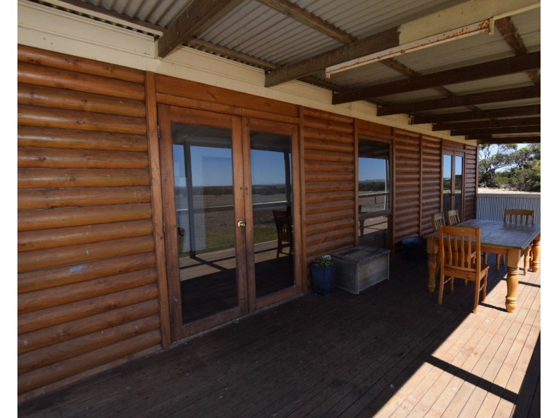 152 Jenkins road, Kohinoor SA 5223